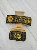 $5 Friday Claw Clip Flower Bundle 428