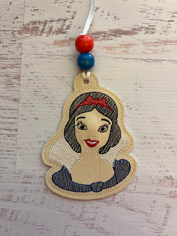 Snow White Ornament - will be VAULTED